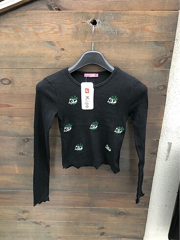 S -M beden crop etiketli bluz