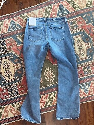 38 Beden mavi Renk Bershka Jean