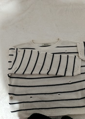 Çizgili Beyaz Kadın Triko Kazak - Görsel 2