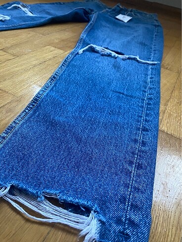 Bershka yırtık mom jean - Görsel 3