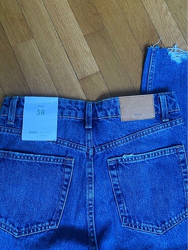 Bershka yırtık mom jean - Görsel 4