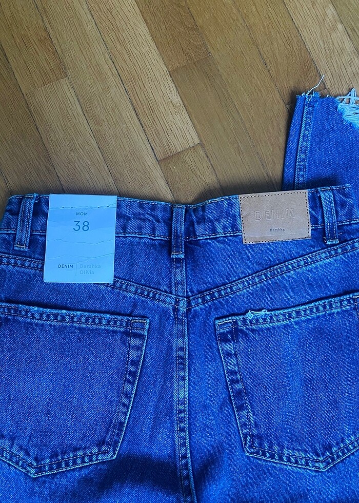 Bershka yırtık mom jean - Görsel 4