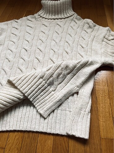 Stradivarius saç örgülü balıkçı krem kazak - Görsel 5