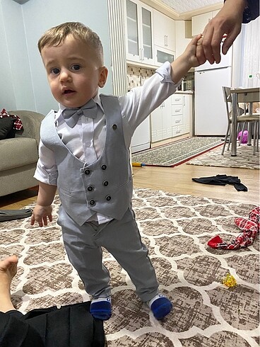 Bebek takım elbise