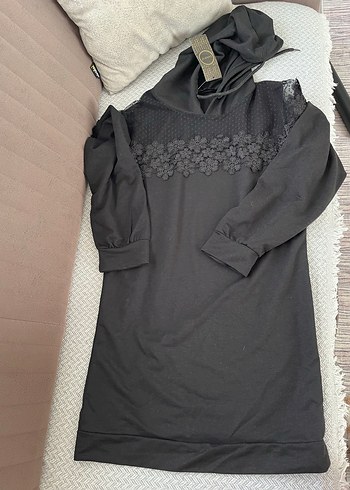 Dantel Detaylı Siyah Uzun Bluz - Görsel 3