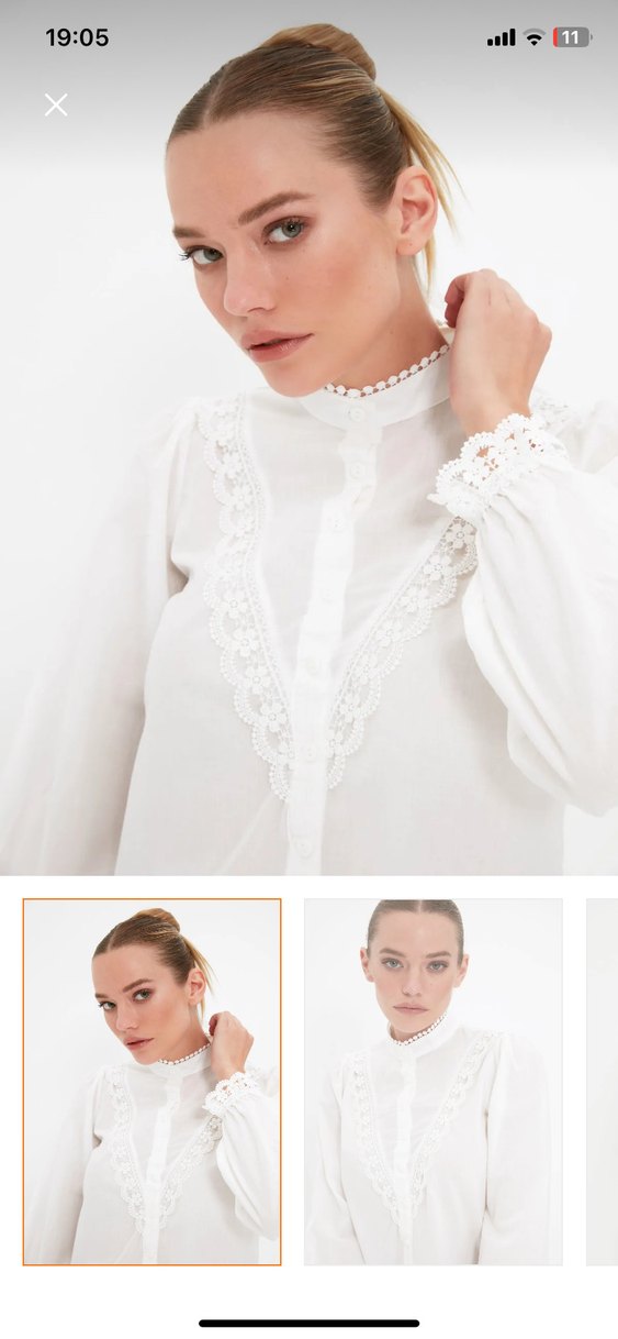 Düğmeli Beyaz Nakışlı V Yaka Gömlek - Görsel 2