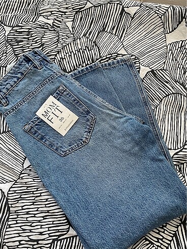 36 Beden stradivarius jean