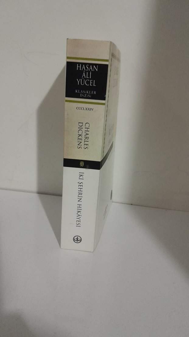 Charles Dickens - İki Şehrin Hikayesi - Görsel 2