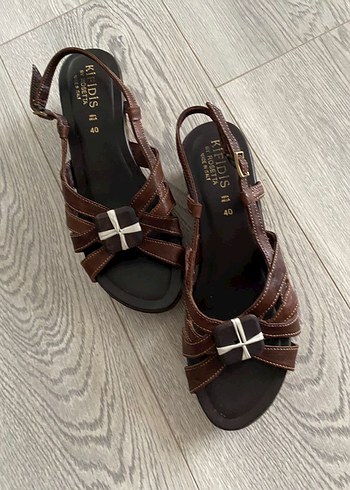 Kigidis 
Kahverengi Deri Kadın Dolgu Topuklu Sandalet - Görsel 3