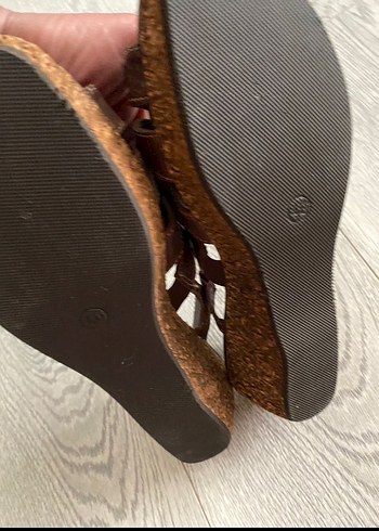 Kigidis 
Kahverengi Deri Kadın Dolgu Topuklu Sandalet - Görsel 6