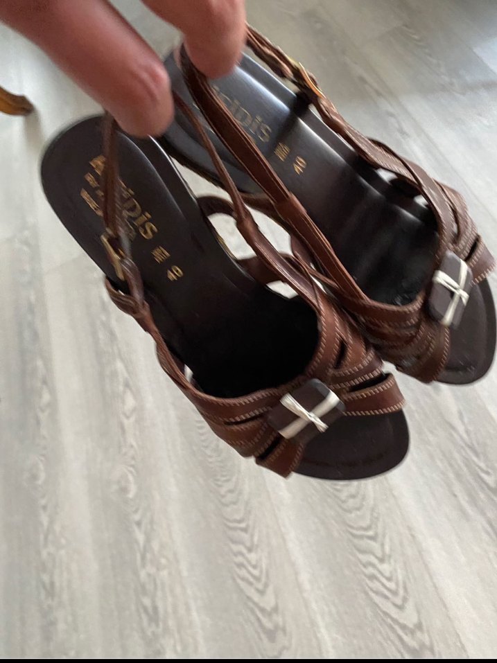 Kigidis 
Kahverengi Deri Kadın Dolgu Topuklu Sandalet - Görsel 2