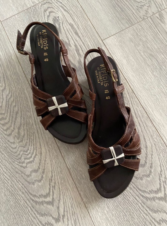 Kigidis 
Kahverengi Deri Kadın Dolgu Topuklu Sandalet - Görsel 3