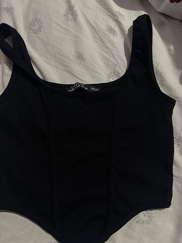 Siyah crop