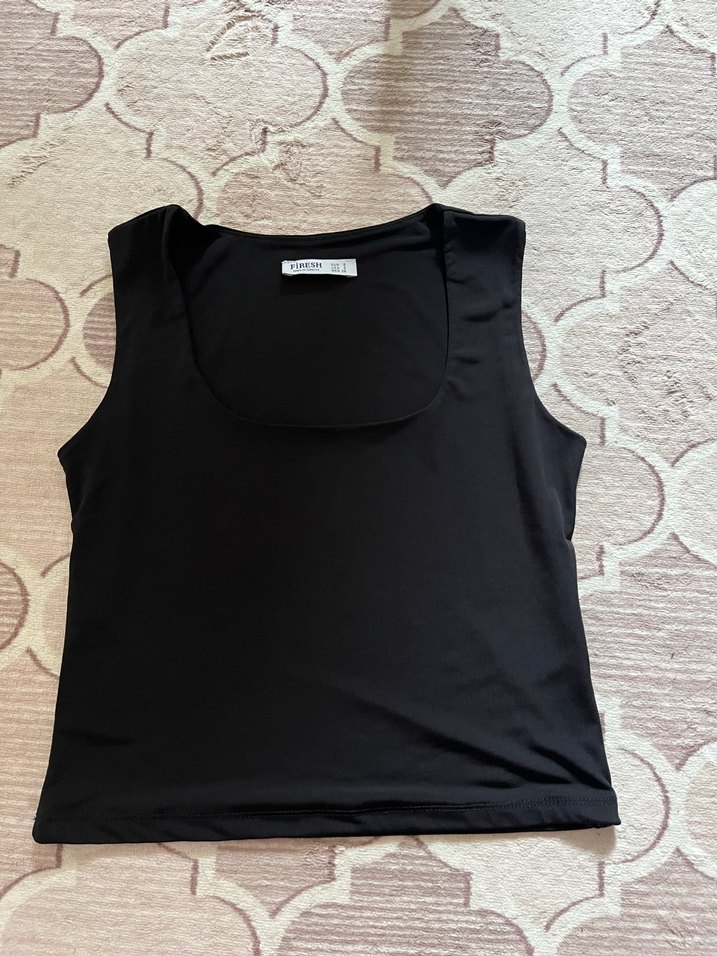 Siyah Mini Kadın Atlet, Kayık Yaka, Kolsuz - Görsel 2