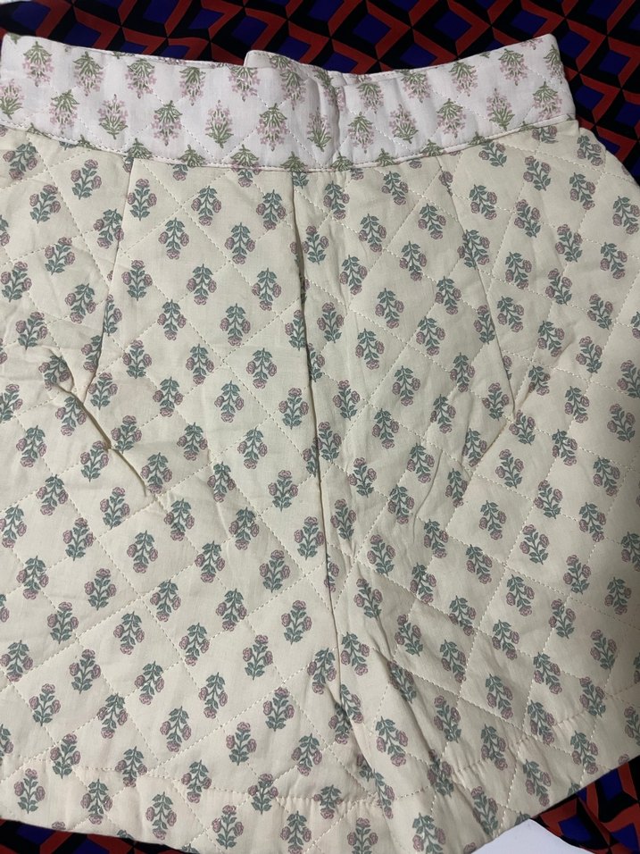 Düğmeli Beyaz Desenli Hamile Şortu - Görsel 2