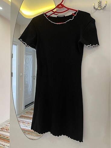 Zara elbise.