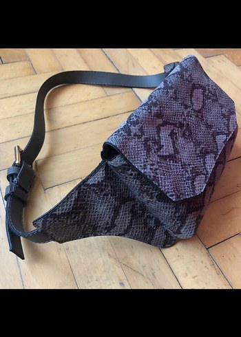 Gri Yılan Desenli Kemerli Kadın Çapraz Çanta - Görsel 2