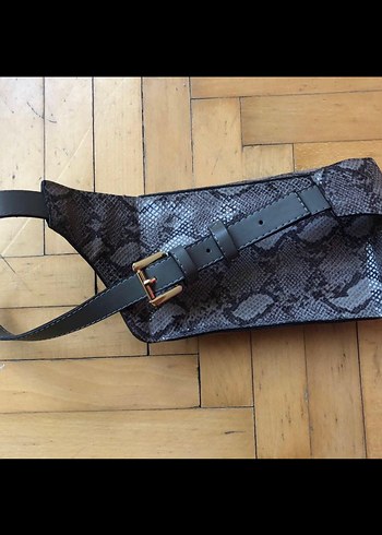 Gri Yılan Desenli Kemerli Kadın Çapraz Çanta - Görsel 4