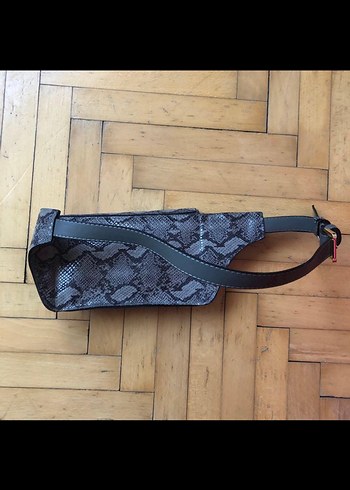 Gri Yılan Desenli Kemerli Kadın Çapraz Çanta - Görsel 3