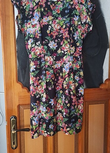 Çiçekli elbise