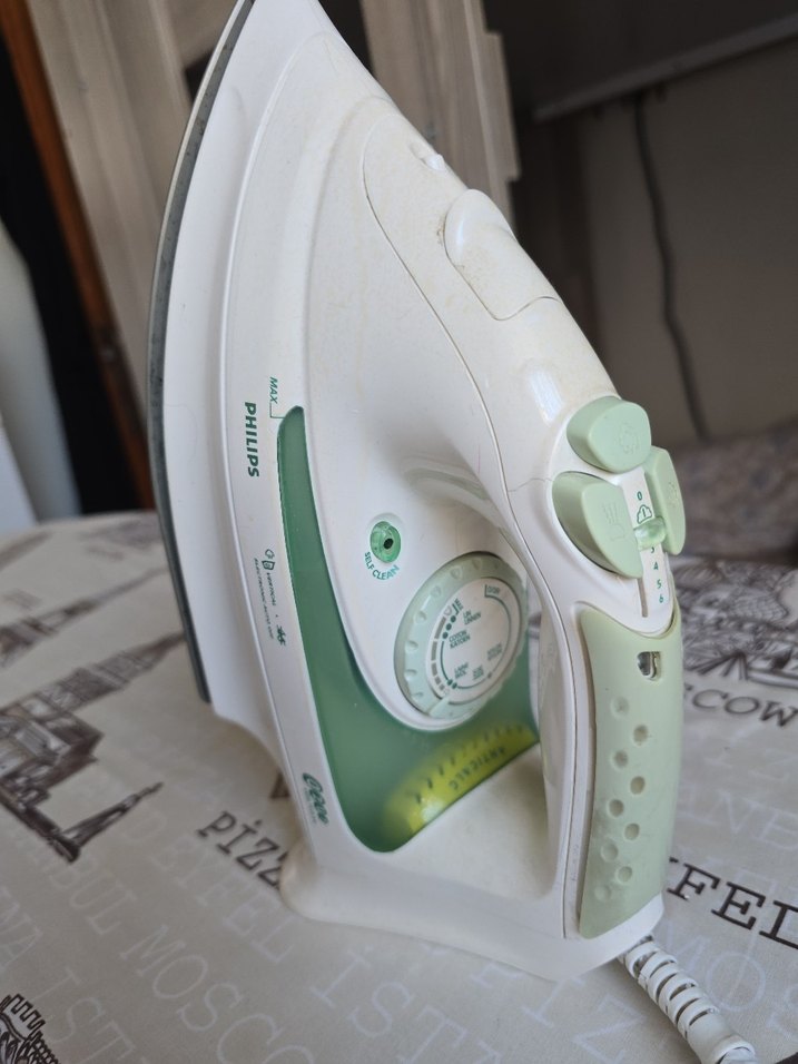 Philips Buharlı Ütü Beyaz-Pastel kablosu bantlı - Görsel 2