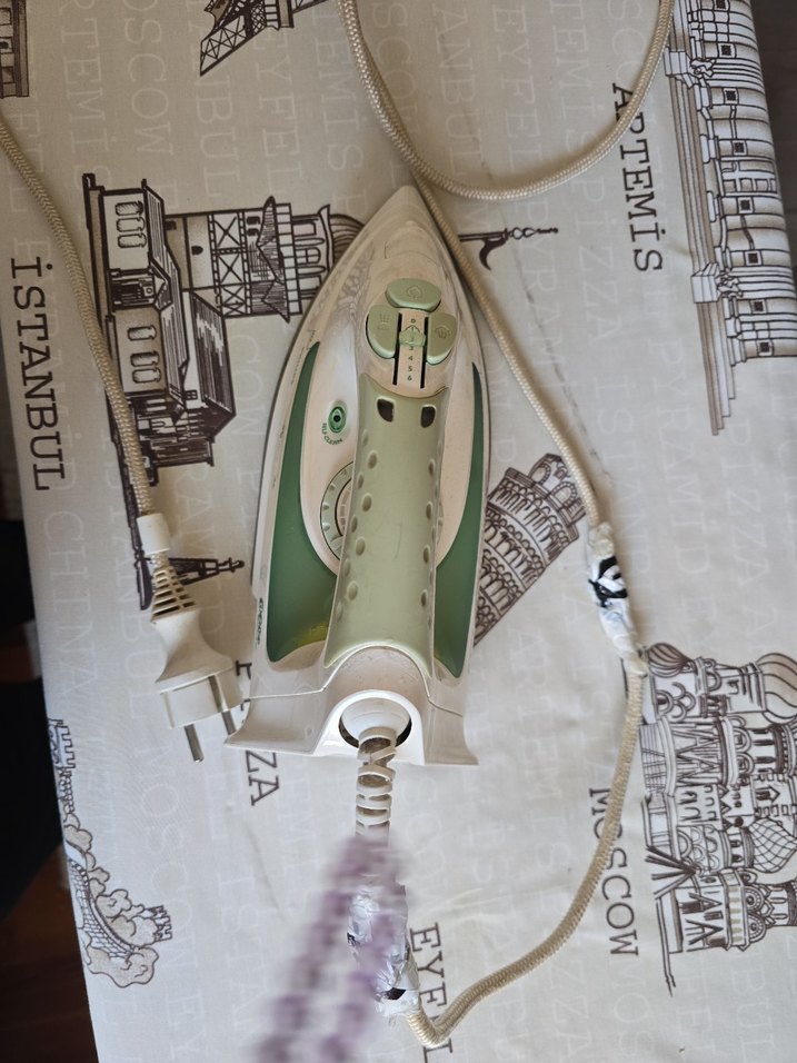 Philips Buharlı Ütü Beyaz-Pastel kablosu bantlı - Görsel 4