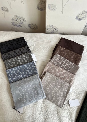  Beden Gucci Yün İpek Şal