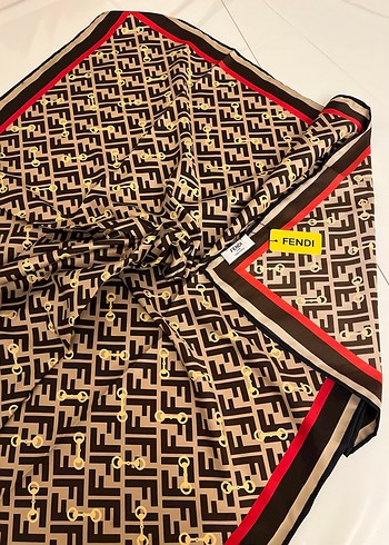  Beden Fendi Twill Eşarp
