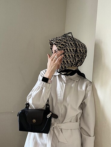 Dior Eşarp