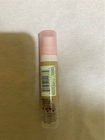 NYX Nyx Bare With Me Kapatıcı