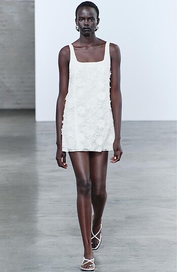Zara ZW Collection İşlemeli Kısa Elbise