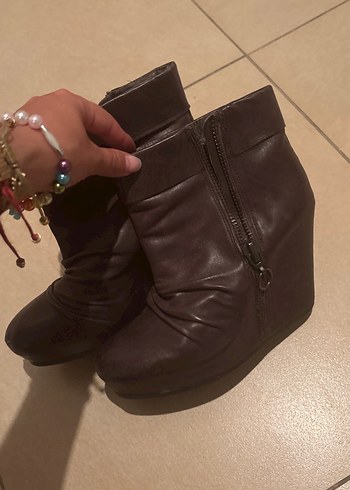 Deri Kahverengi Dolgu Topuklu Kadın Bot - Görsel 2