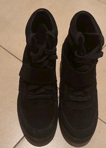 Siyah Süet Kadın Dolgu Topuklu Spor Bot - Görsel 2