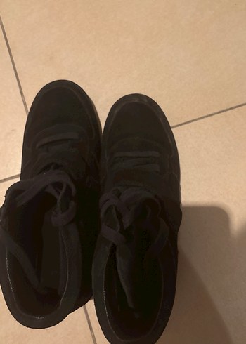 Siyah Süet Kadın Dolgu Topuklu Spor Bot - Görsel 5