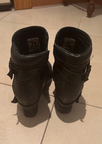 Siyah Deri Biker Dolgu Topuklu Botlar - Görsel 4