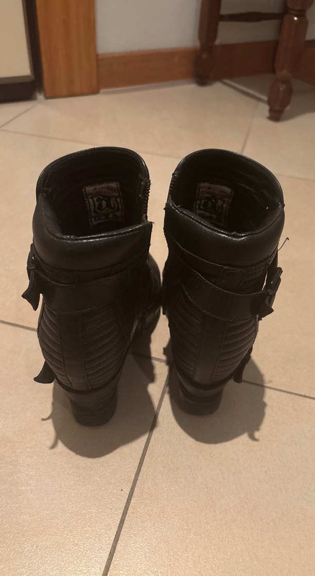 Siyah Deri Biker Dolgu Topuklu Botlar - Görsel 4