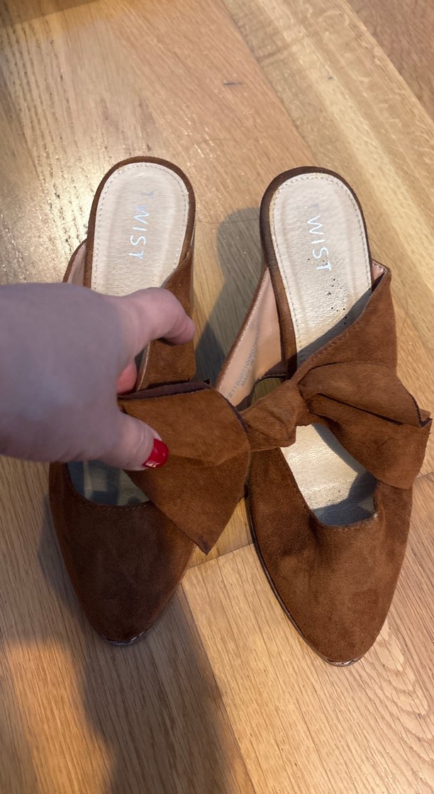 Kahverengi Süet Fiyonk Detaylı terlik - Görsel 2