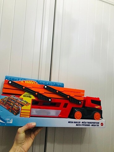 Hotwheels mega tır