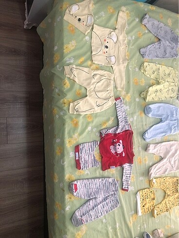 6 Ay Beden çeşitli Renk 0-6 ay arası bebek kıyafetleri