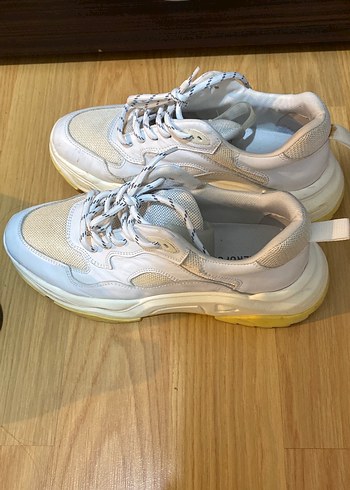 Beyaz Bağcıklı Spor Kadın - Görsel 2