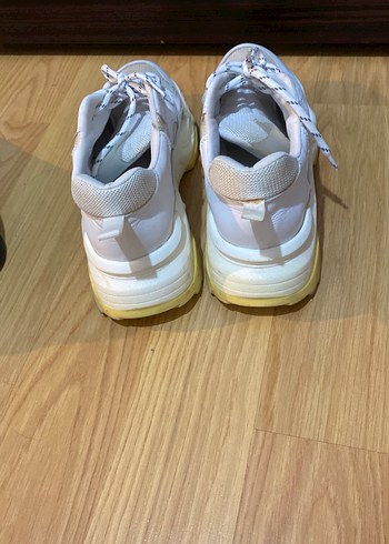 Beyaz Bağcıklı Spor Kadın - Görsel 3