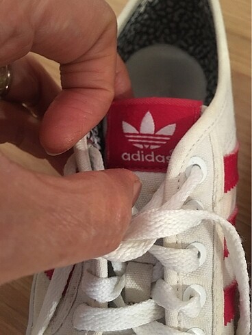 Adidas Adidas orjinal keten soor ayakkabı.