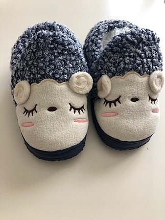 Yumuşacık çok kaliteli panduf. 18 cm iç ölçüsü.
