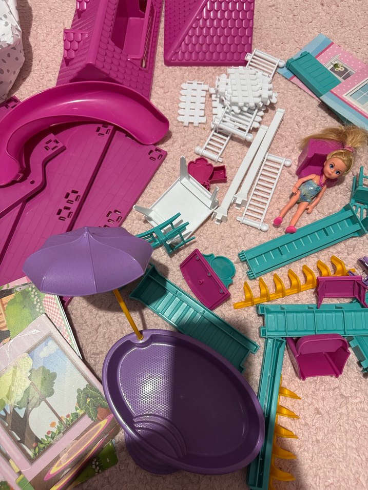 Pembe Plastik Oyuncak Ev - Görsel 3