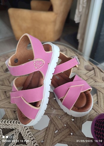 21 Beden polarisKız Çocuk Pembe Tokalı Terlik