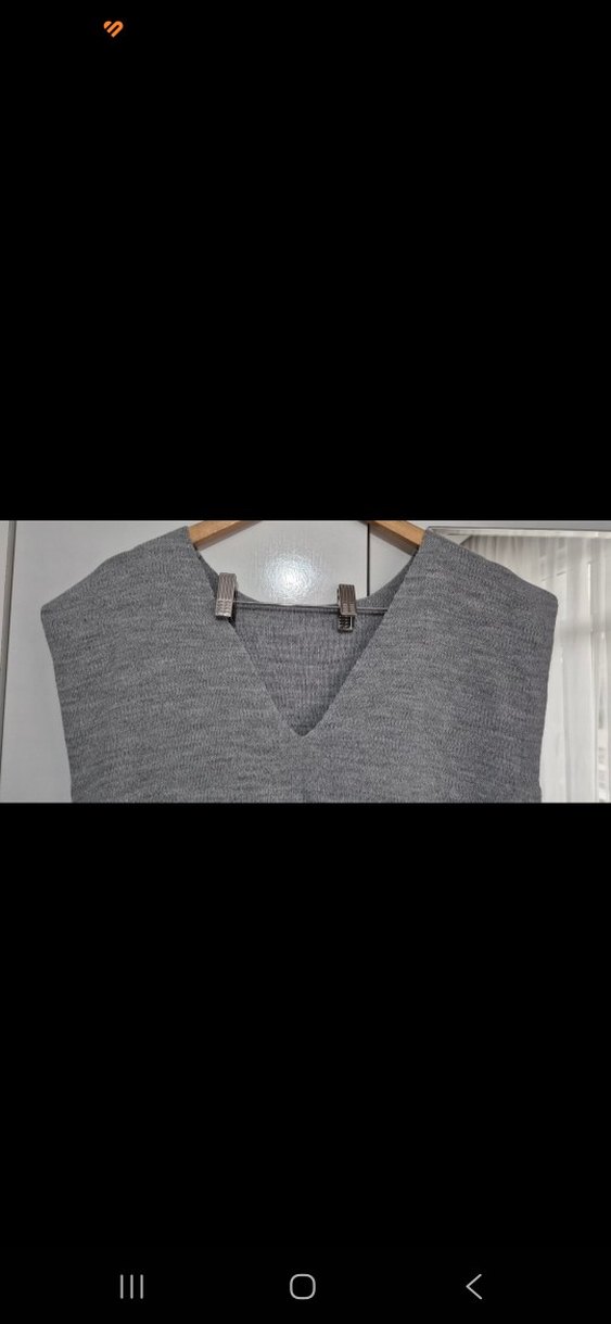 Gri V Yakalı Örgü Kolsuz Kadın Süveter - Görsel 4