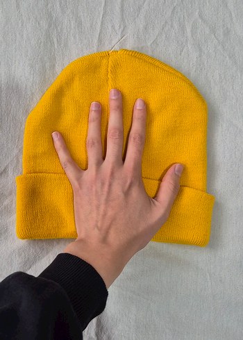 Sarı Kadın Örgü Bere Alien Desenli - Görsel 3