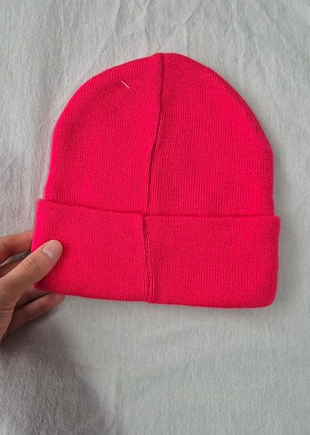 Pembe Örgü Kadın Bere Alien Nakışlı - Görsel 2