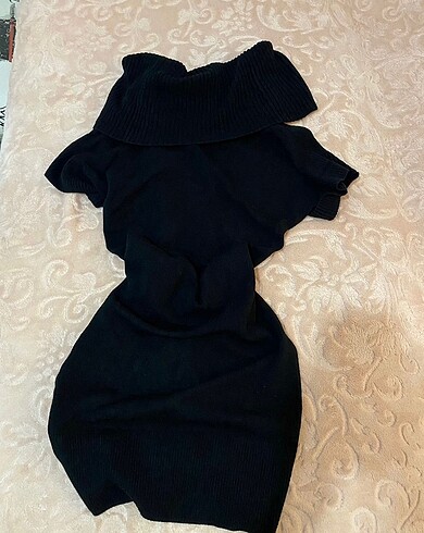 Madonna yaka elbise