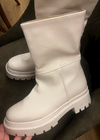 Beyaz Deri Dizüstü Kürklü Topuklu Çizme - Görsel 3